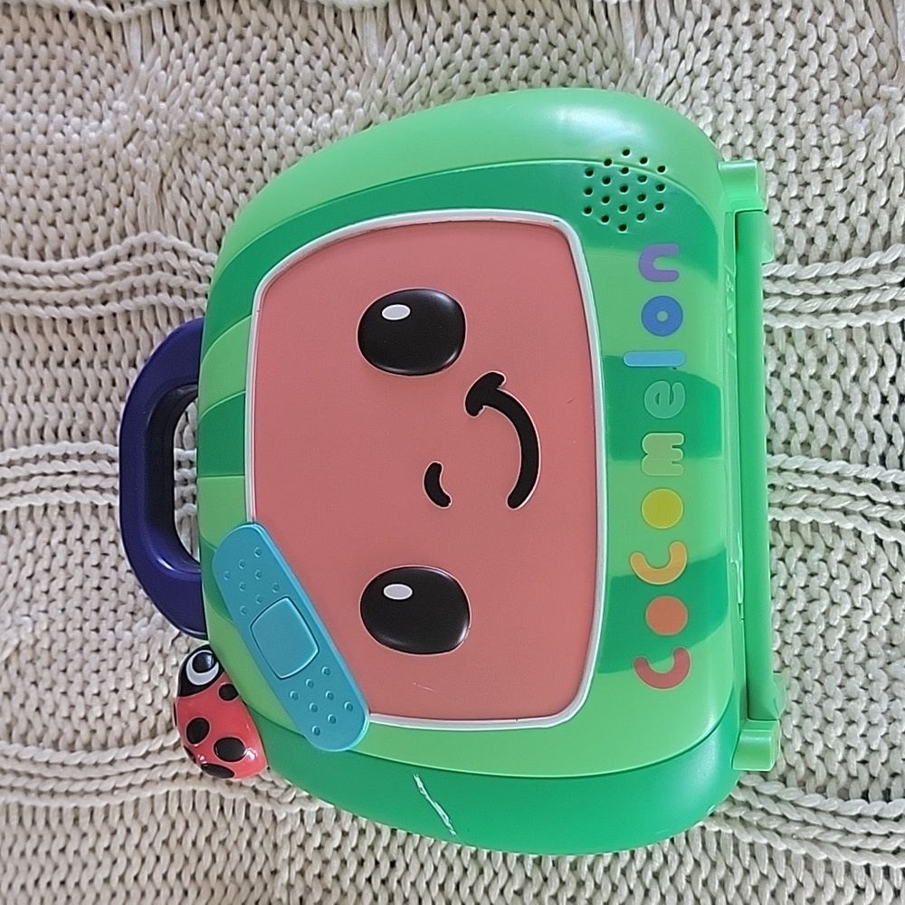 Cocomelon doctor case with items